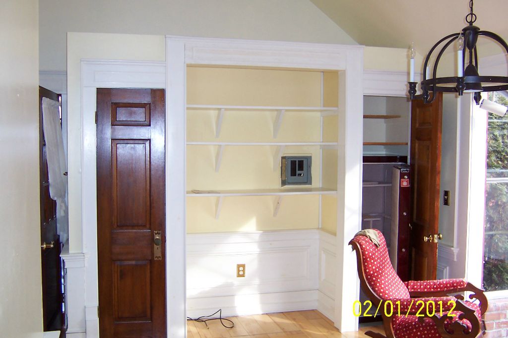 A view of the mudroom before